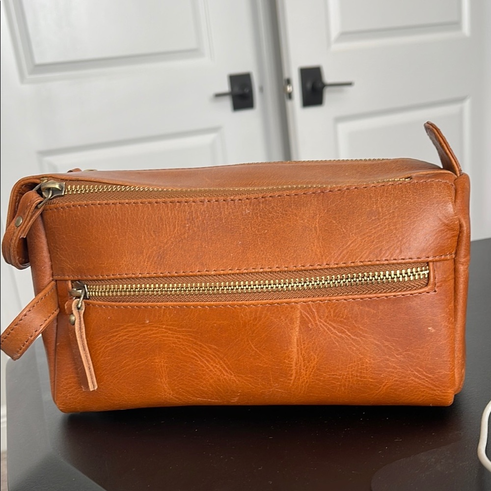 Tan Leather Toiletry Bag